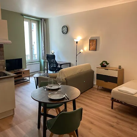 Escapade Ardechoise - Parking Gratuit - Chateau A 2 Pas Apartmán
