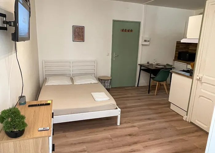 Escapade Ardechoise - Parking Gratuit - Chateau A 2 Pas Διαμέρισμα *
